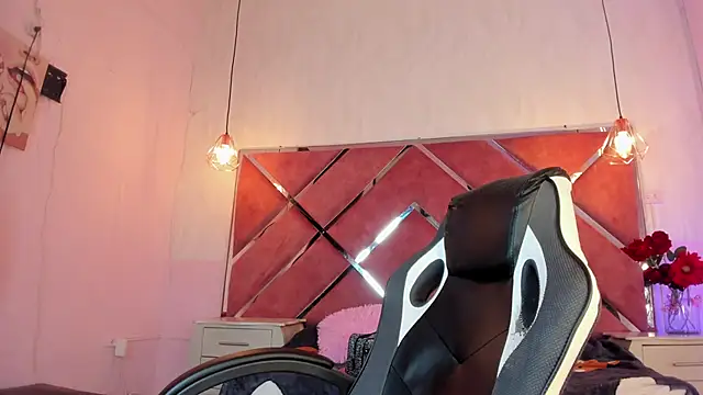 AgathaSanderhs1_ webcam