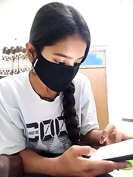 Riya_cum66 webcam
