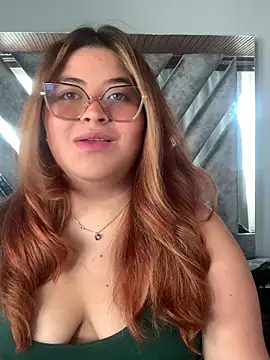 ZoeBennett_Pink webcam