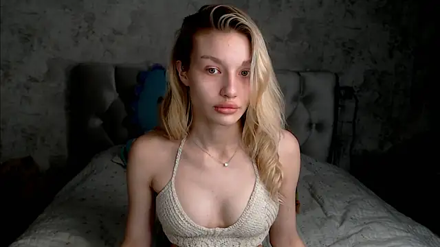 Ella_Milla webcam