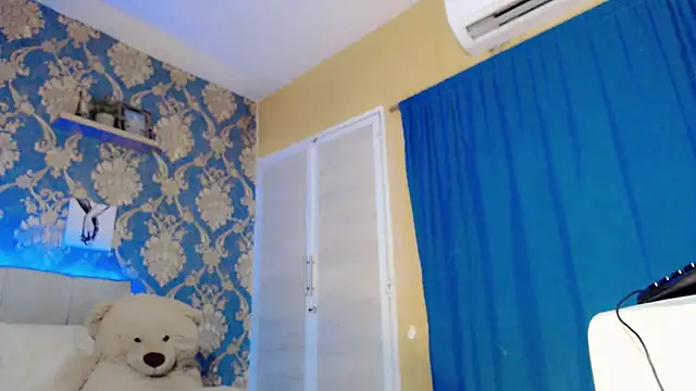 nicoledollts webcam