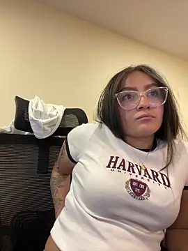 Alyha_Cortes webcam