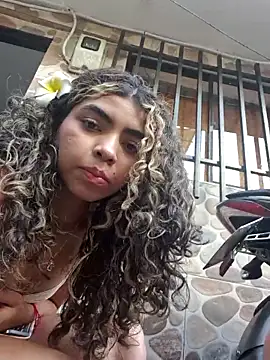 virginnpussynano webcam