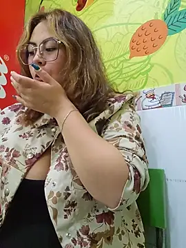 Mari-98 Stripchat cam model