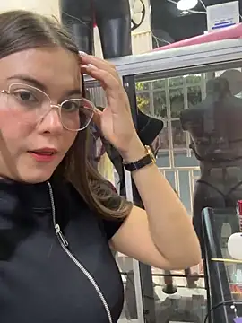 rapunzel069 (F young) - I walk through the store in lingerie.🥰