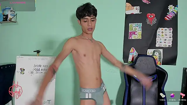 TYLERhHOT2005 webcam