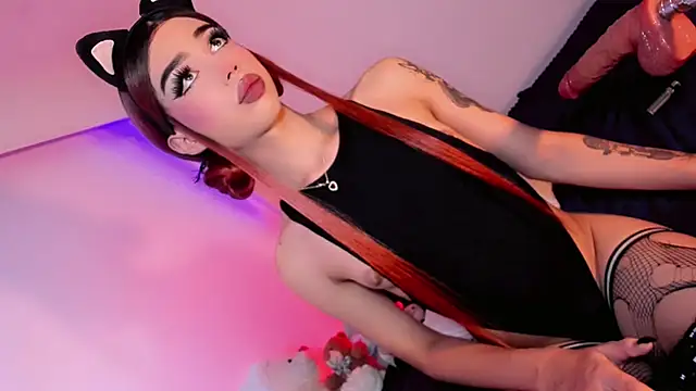 Miss-Saraii webcam