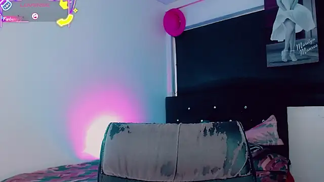 Kendall_hornyy webcam