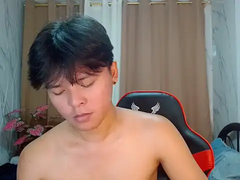 yourhotasiandoms webcam
