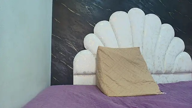 kissme_luna webcam