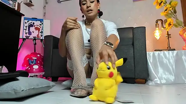 Alaia_Love77 webcam