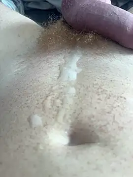 gayginger86 (Ask my age) - Pull my skin back