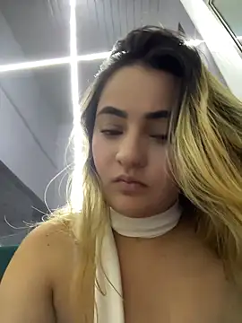 Antonella_Julieta webcam