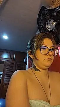 HunnyyLove webcam