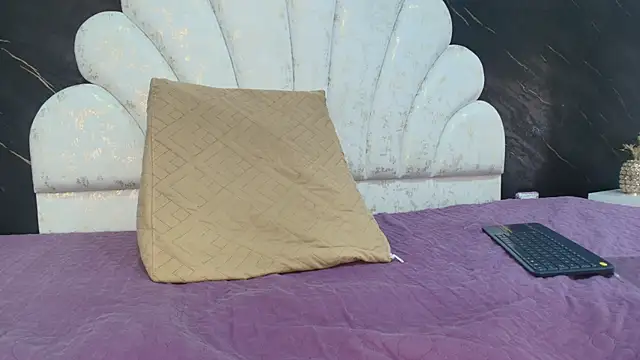 kissme_luna webcam