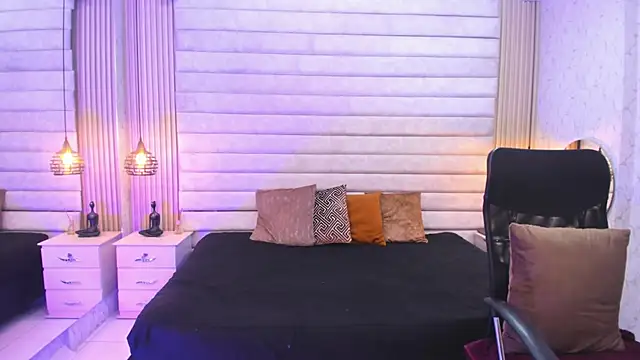 VictoriaaBlair webcam