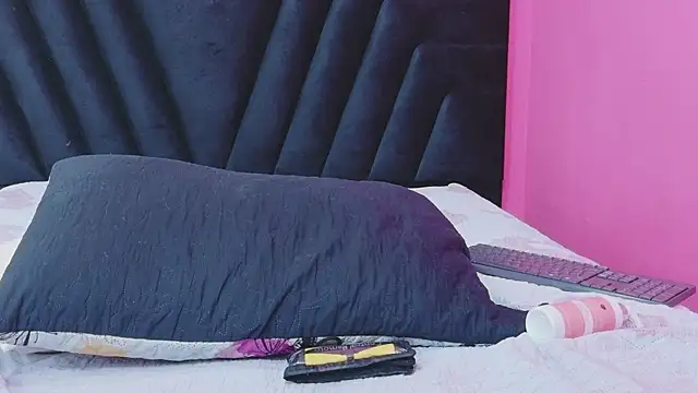 EbonyCoWorker webcam