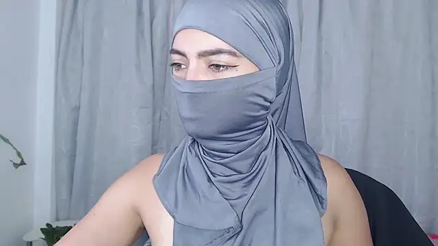 jade_nassar (F young) - fingering pussy and suck them