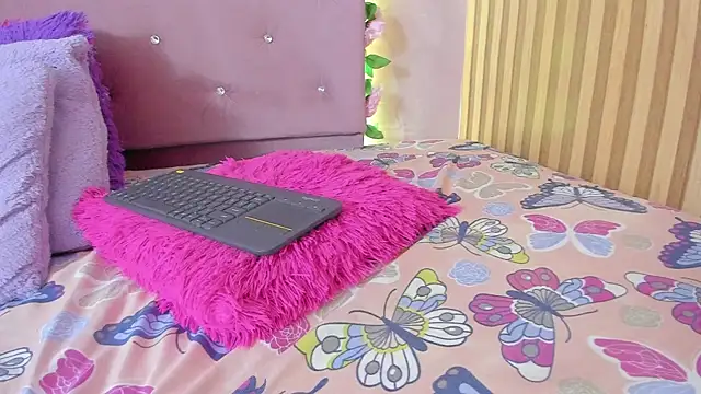 lovely__kiss__ webcam