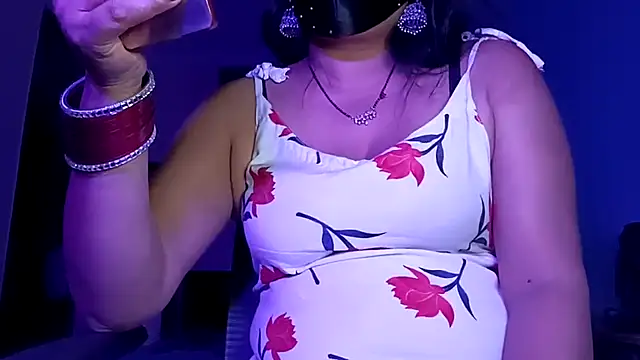 YourDesi_Laila_ webcam