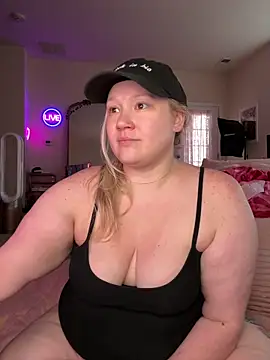 PiggyRose webcam
