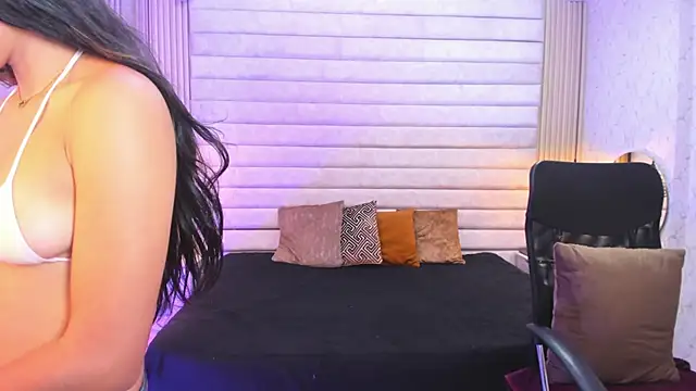 VictoriaaBlair webcam