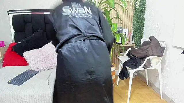 LesliePetit webcam
