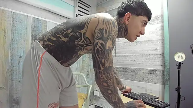 Gury_tattoo webcam