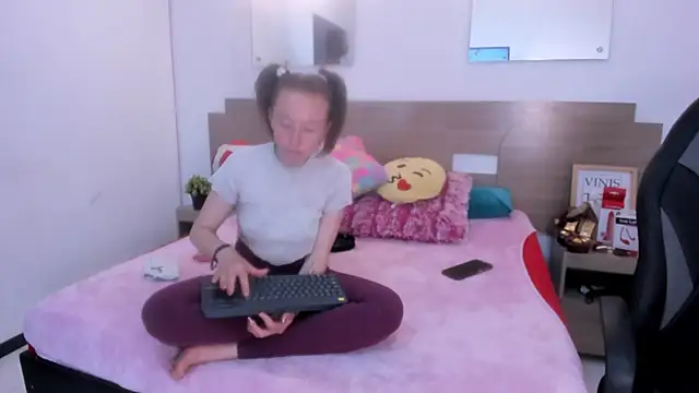 Ebony_N_Blonde webcam