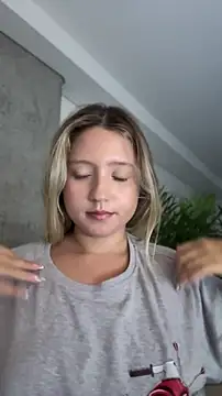 MiaPetit_ webcam