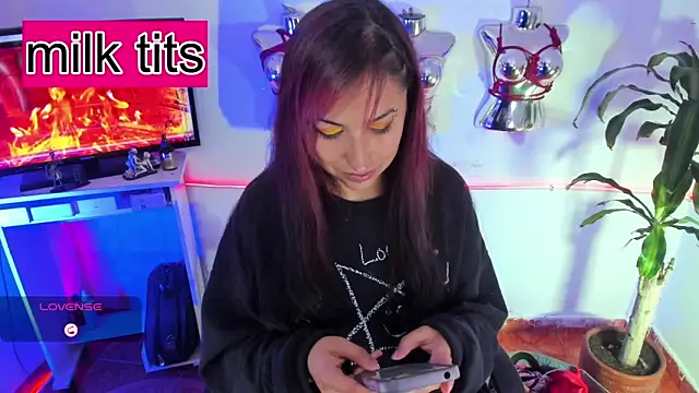 LucyStrike_ webcam