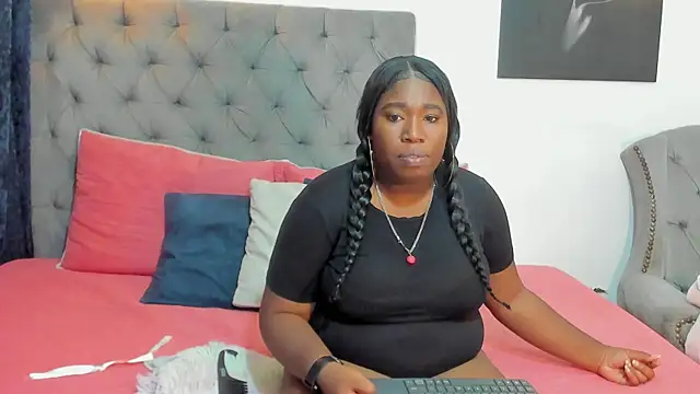 nahiroby_ebony webcam