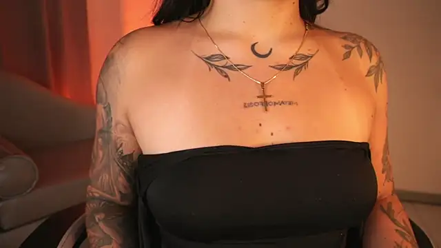 ashleyvalirya webcam