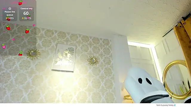 LilyThea webcam