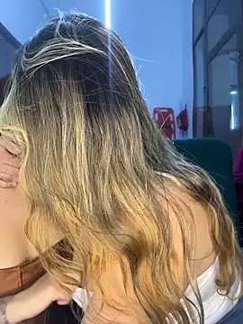 Antonella_Julieta webcam