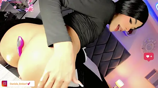 Amira_Ember webcam