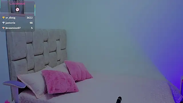 Naomilaurent webcam