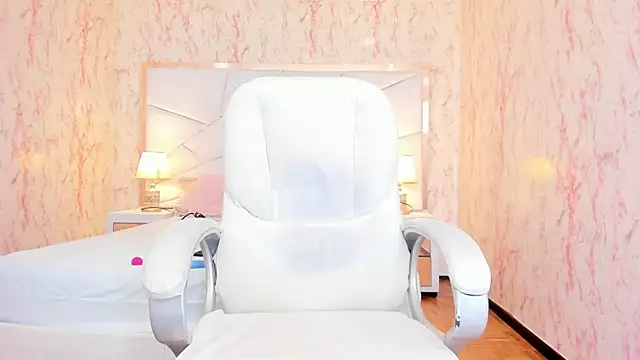 Emily_Whinfre webcam
