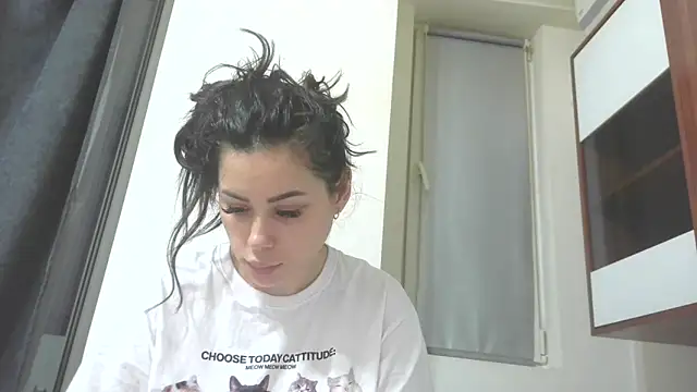 LovelyJulliette webcam