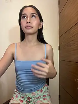 goddess_athena69 (T teen) - CUM IN PUBLIC