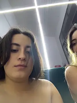 Antonella_Julieta webcam