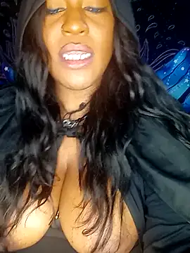 AmazonianMistress webcam