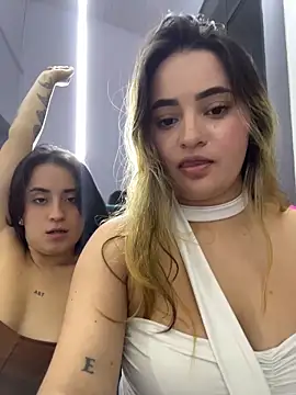 Antonella_Julieta webcam