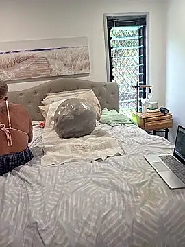 Handsolo_porn webcam