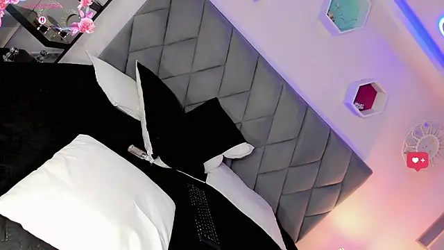 Amira_Ember webcam