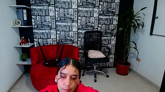 DanielaMonroe webcam