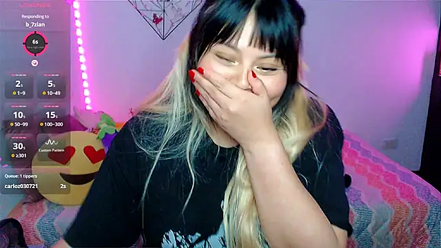 EllieMoonX webcam