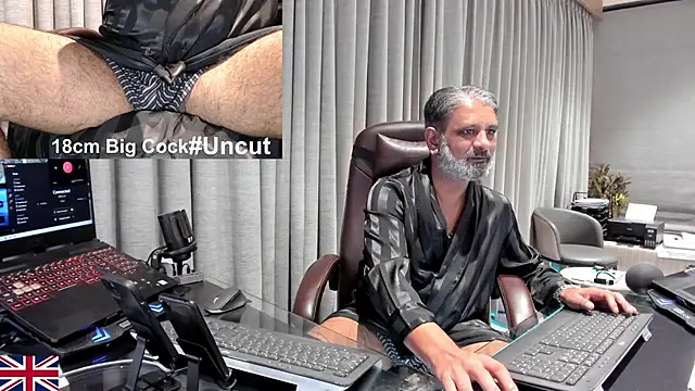 OnlineBossUK webcam