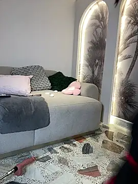 KellyOlsenbe webcam