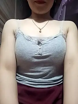 LucyyLy webcam